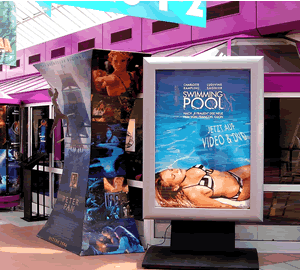 espositore manifesti pubblicitari  cinema multisala