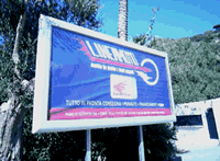 i manifesti si applicano a teli scorrevoli nel cartello rotante luminoso
